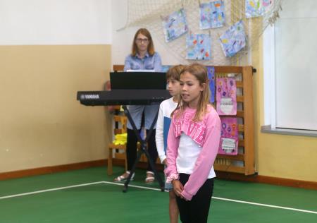 PRVOŠOLČKI BEGUNJE 14 FOTO LJUBO VUKELIČ